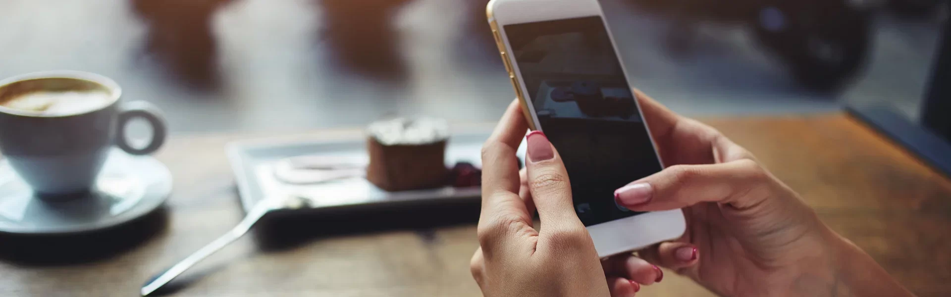 900-contact_header.webp 900-contact_header.webp